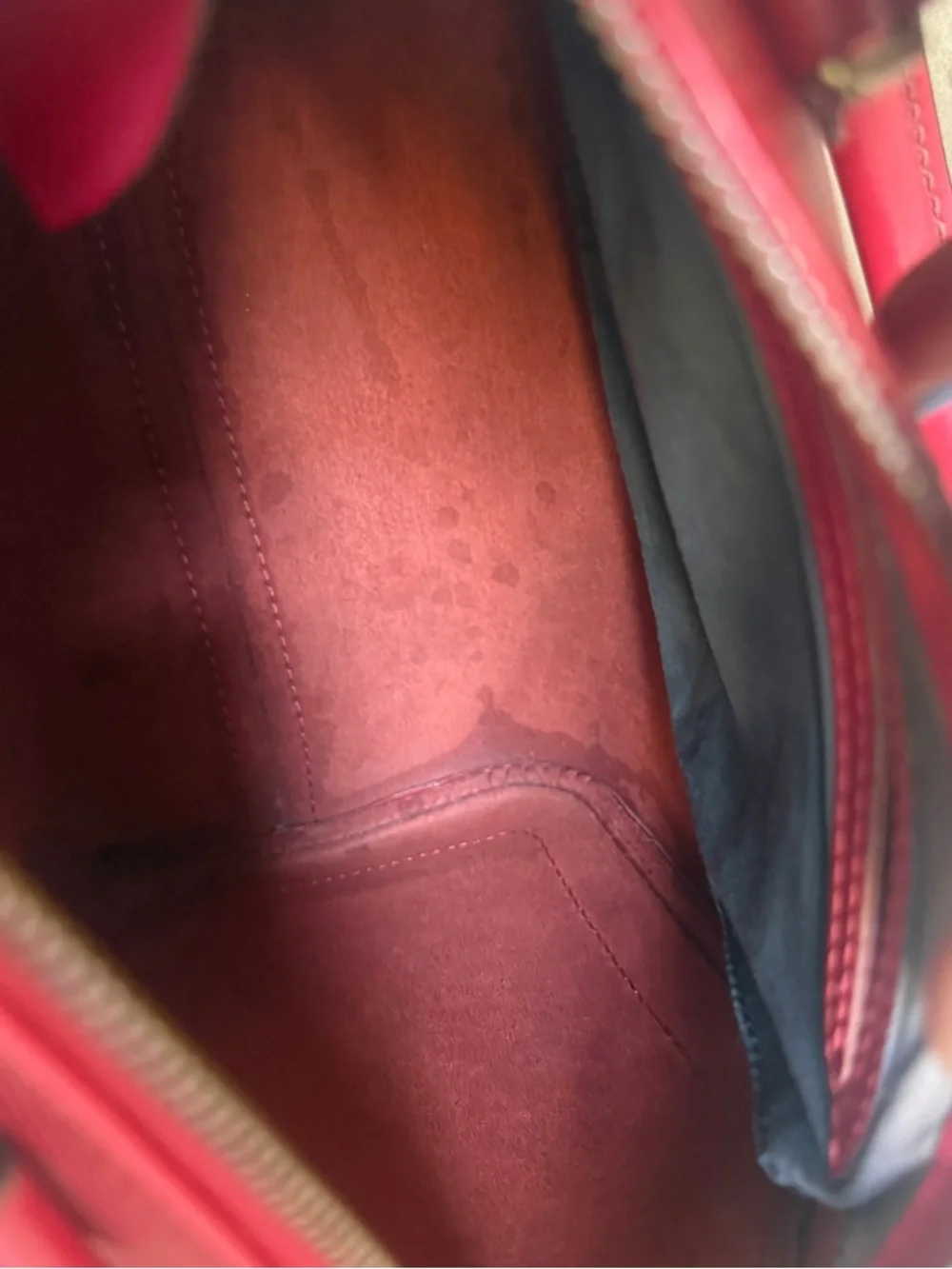 Louis Vuitton Speedy 30 in Épi Leather
